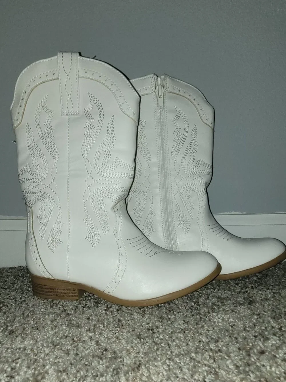 Dream Pairs Girls White Western Cowboy Boots Size 2 – Like New
